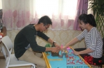 新疆首家引进专业社工婚姻辅导室成立 - 中国新疆网