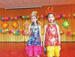 新疆乌鲁木齐：快乐暑期班里的“姐妹花” - 人民网