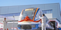 新疆首列本地制造地铁列车在乌鲁木齐下线 - 市政府