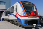 新疆首列本地化制造的地铁列车“丝绸之路号”正式下线 - 人民网