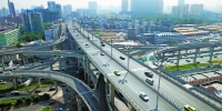 城市大建设刷新“乌鲁木齐速度” - 市政府