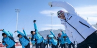 （体育）（1）“奥运健儿公益服务大行动”走进新疆 - 人民网