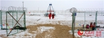 西北油田：冰雪沙海夺油忙（图） - 人民网