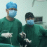 图为曾建平医师亲自做的一例腹腔镜手术 - 中国新疆网