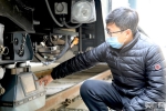 新疆铁路首次引入“北斗”系统检测钢轨 - 中国新疆网